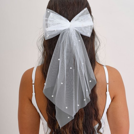HEN'S WEEKEND WHITE PEARL TULLE BOW