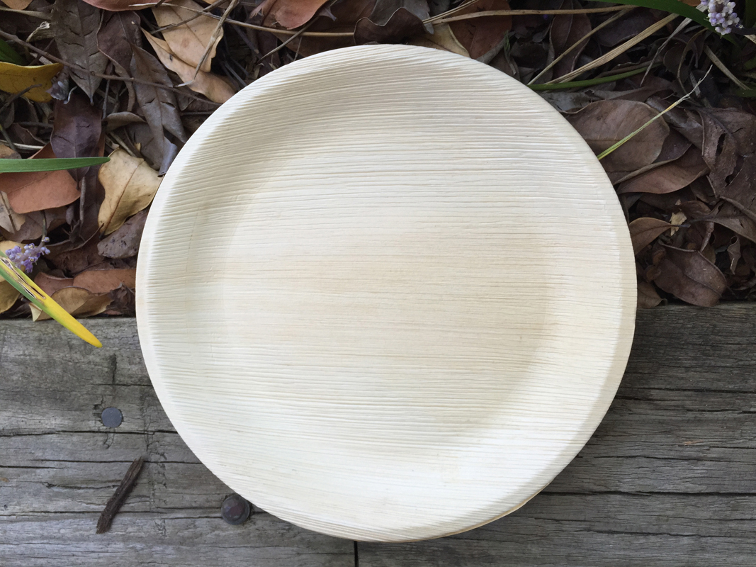 NATURAL PALM LEAF ROUND 10" DINNER PLATES - PACK OF 25